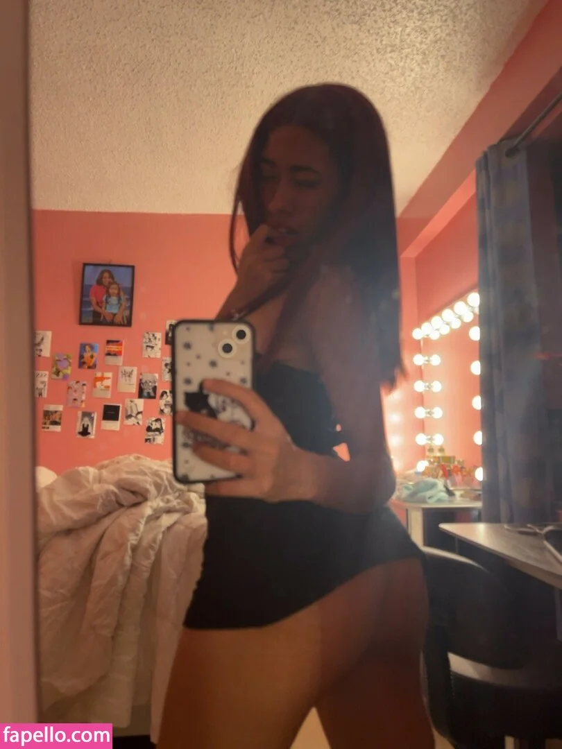 solkyraa Onlyfans Photo Gallery 