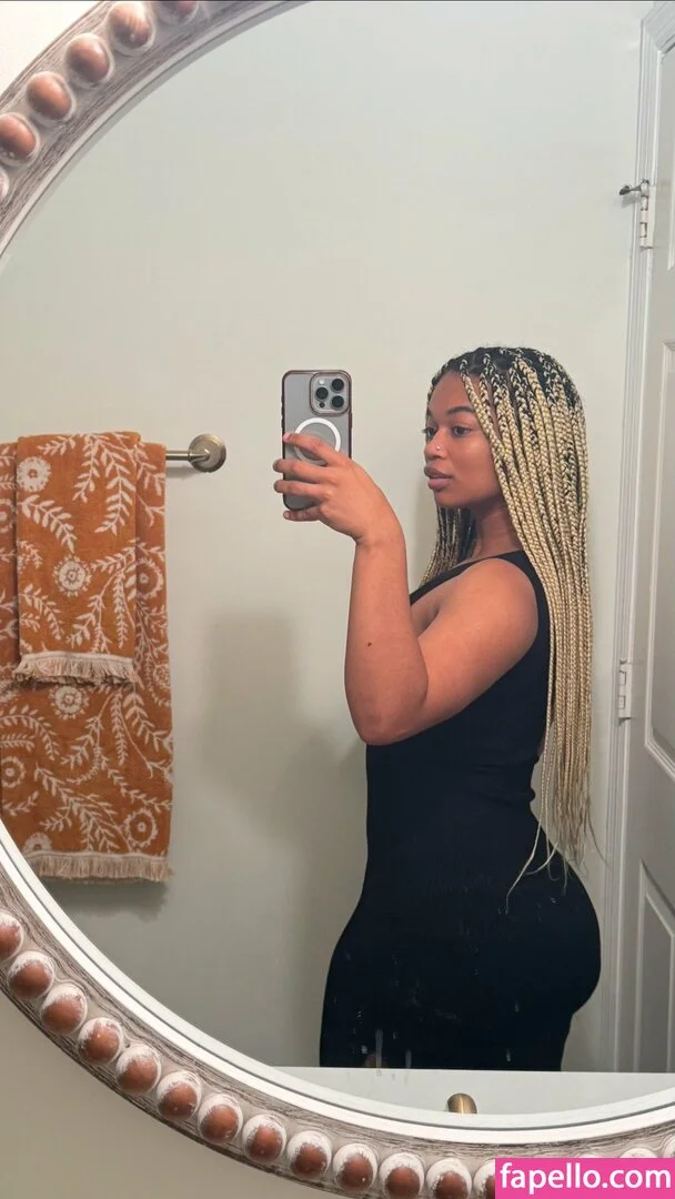 Itzmelanin Onlyfans Photo Gallery 