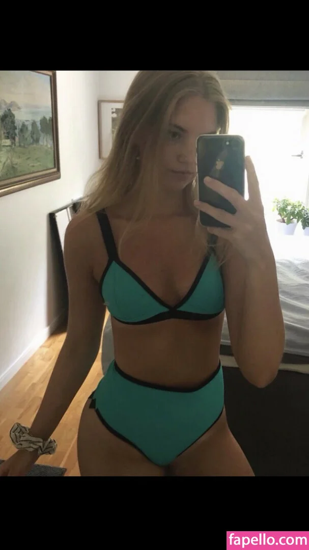 vanessaahlstrom Onlyfans Photo Gallery 