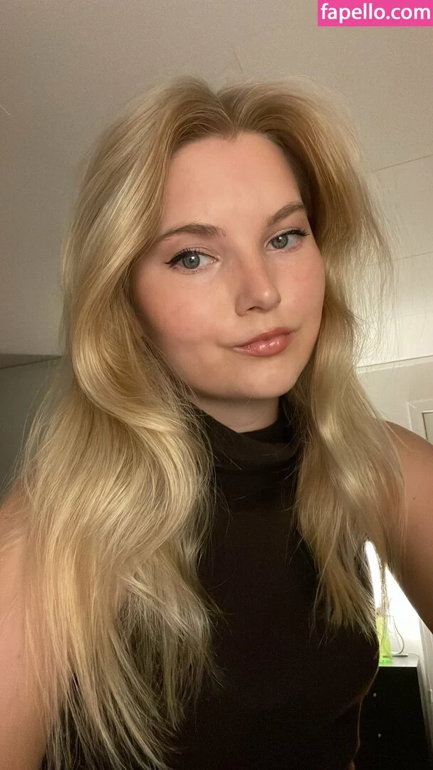 vanessaahlstrom Onlyfans Photo Gallery 