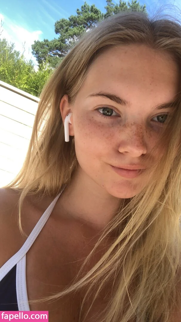 vanessaahlstrom Onlyfans Photo Gallery 