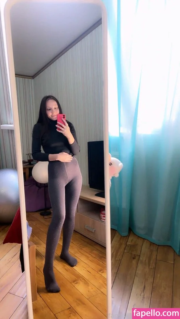 NylonDiary Onlyfans Photo Gallery 