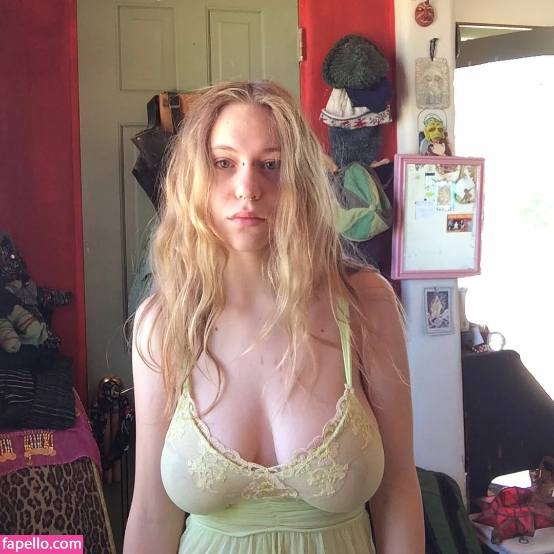 bigtiddiewerekitty Onlyfans Photo Gallery 