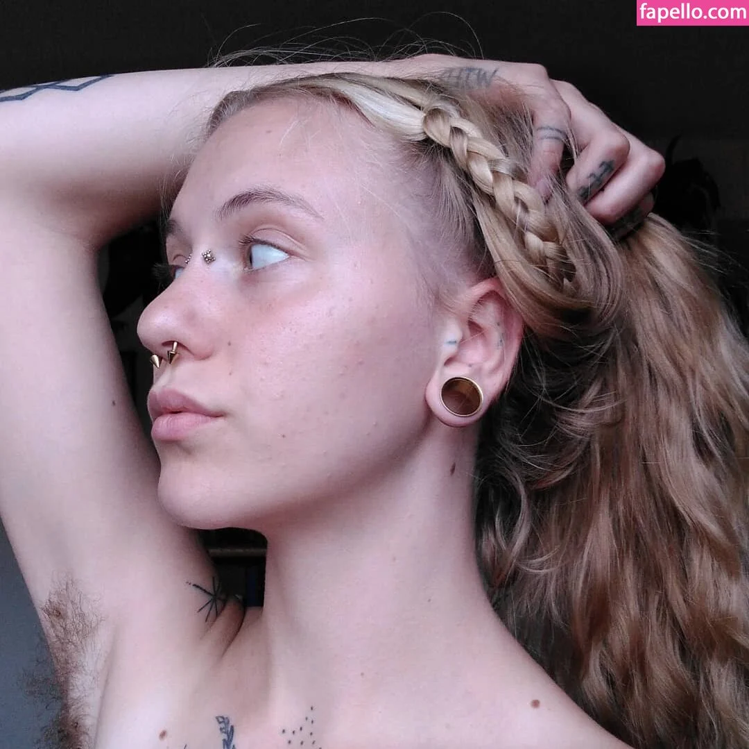 bigtiddiewerekitty Onlyfans Photo Gallery 