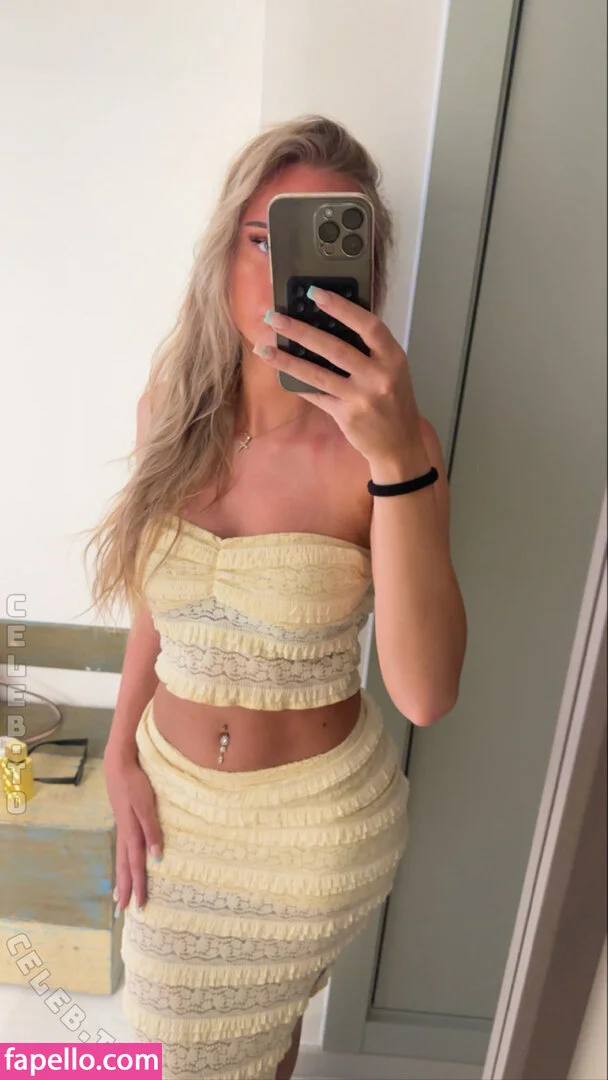 Lenya Onlyfans Photo Gallery 