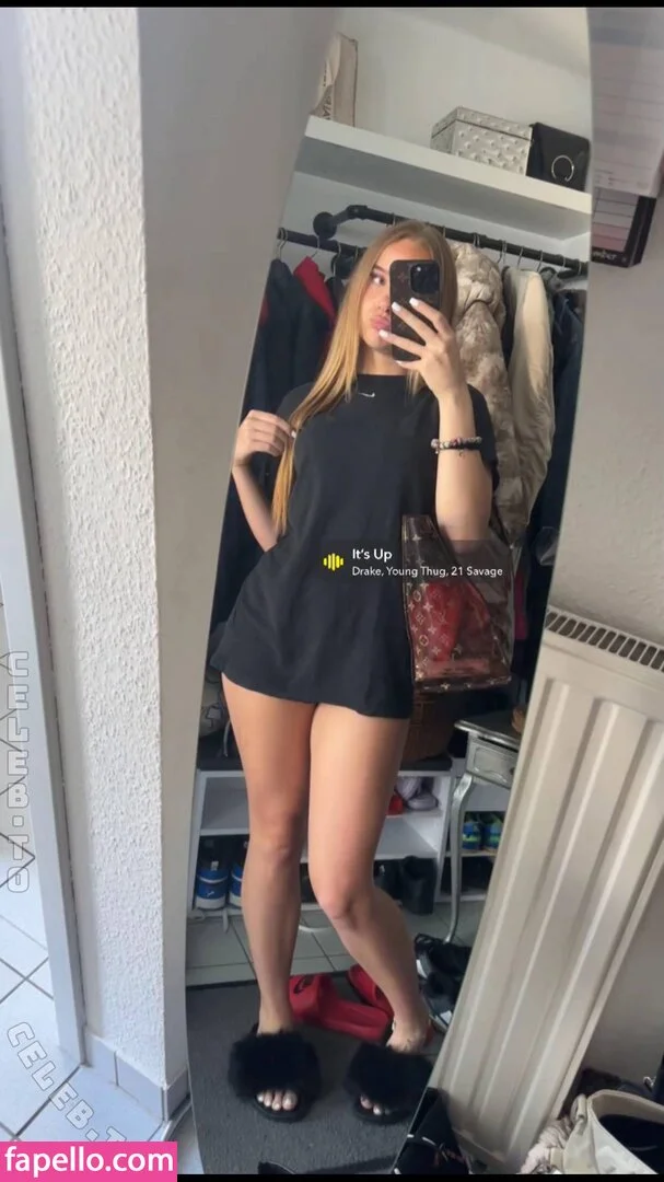 Lenya Onlyfans Photo Gallery 