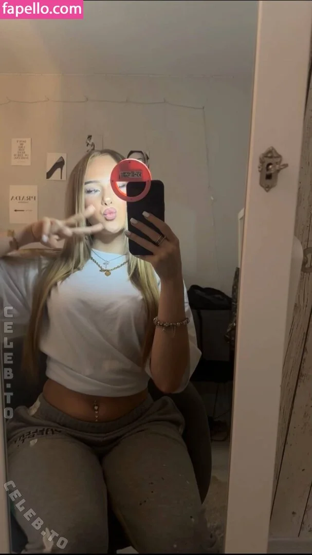 Lenya Onlyfans Photo Gallery 