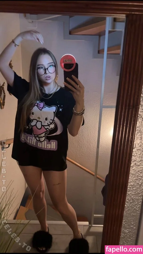 Lenya Onlyfans Photo Gallery 