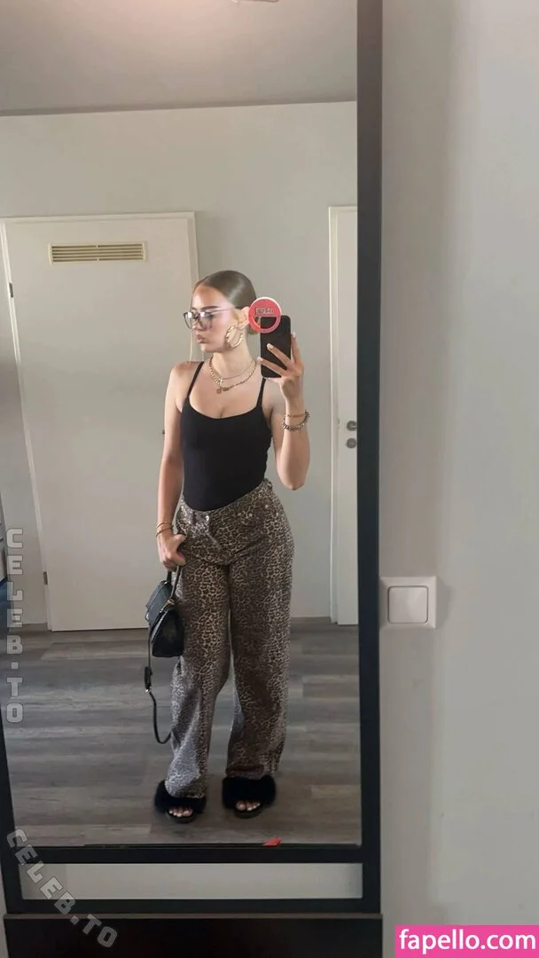 Lenya Onlyfans Photo Gallery 