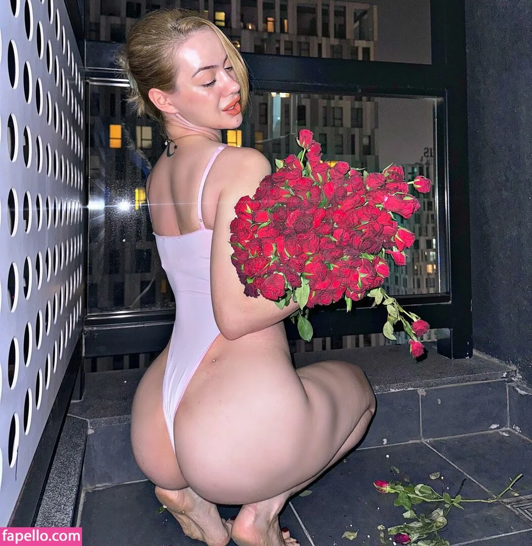 oznrgvn Onlyfans Photo Gallery 