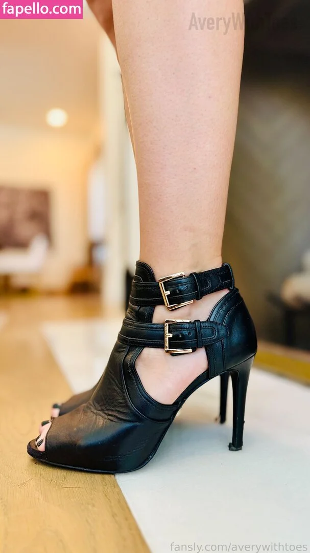 averywithtoes Onlyfans Photo Gallery 