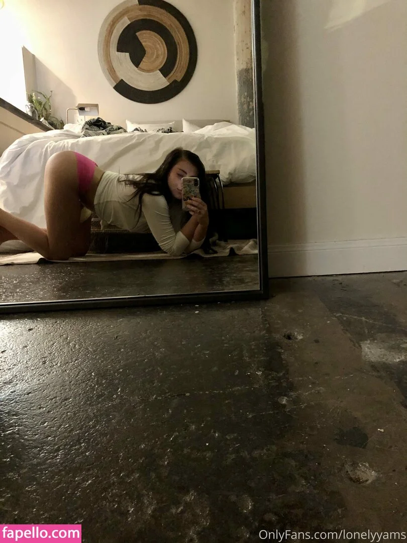 LonleyYams Onlyfans Photo Gallery 