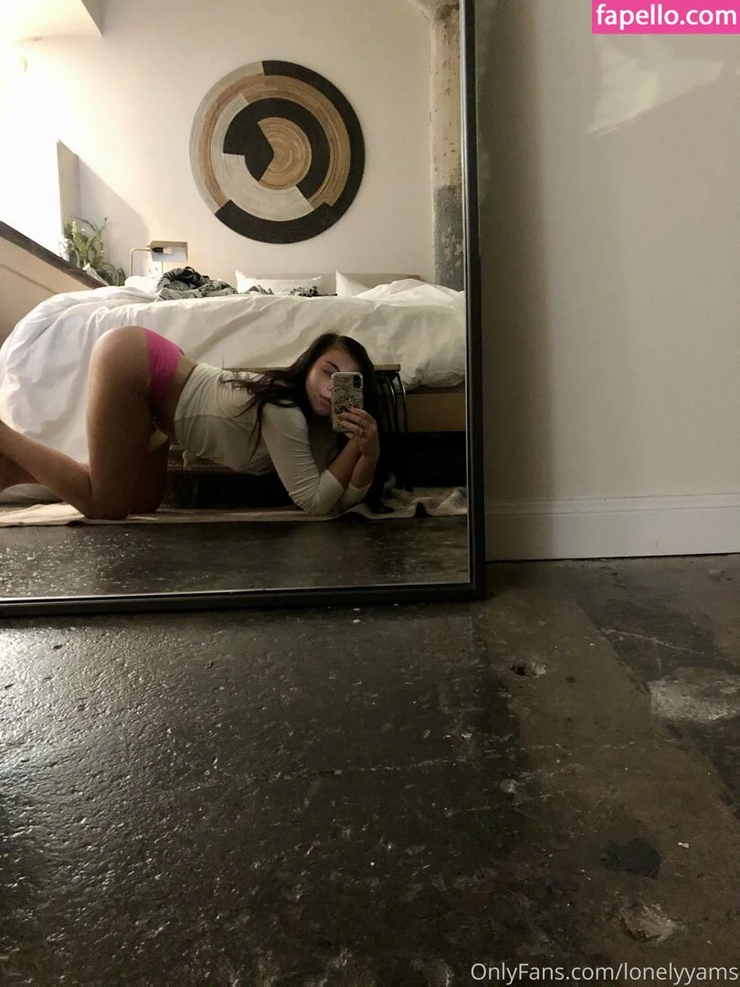 LonleyYams Onlyfans Photo Gallery 