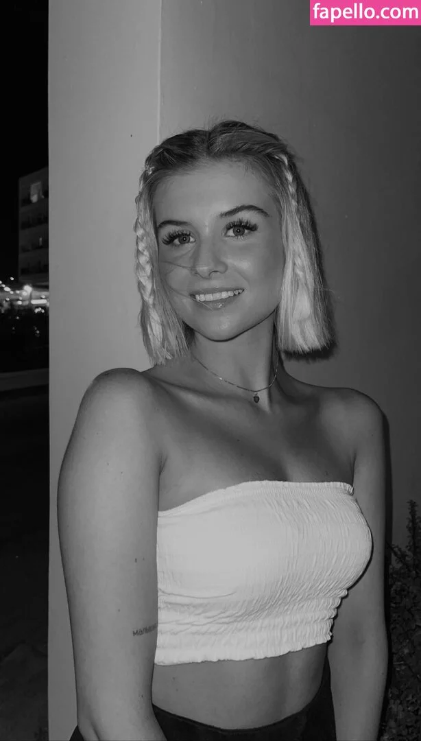 CorinaBRX Onlyfans Photo Gallery 