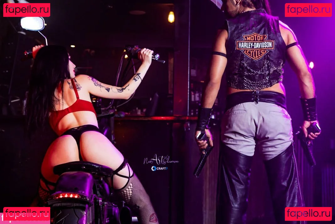 n.nuviaa Onlyfans Photo Gallery 