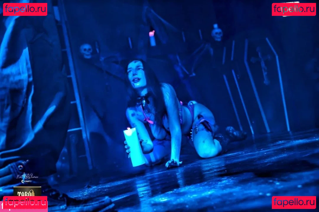 n.nuviaa Onlyfans Photo Gallery 