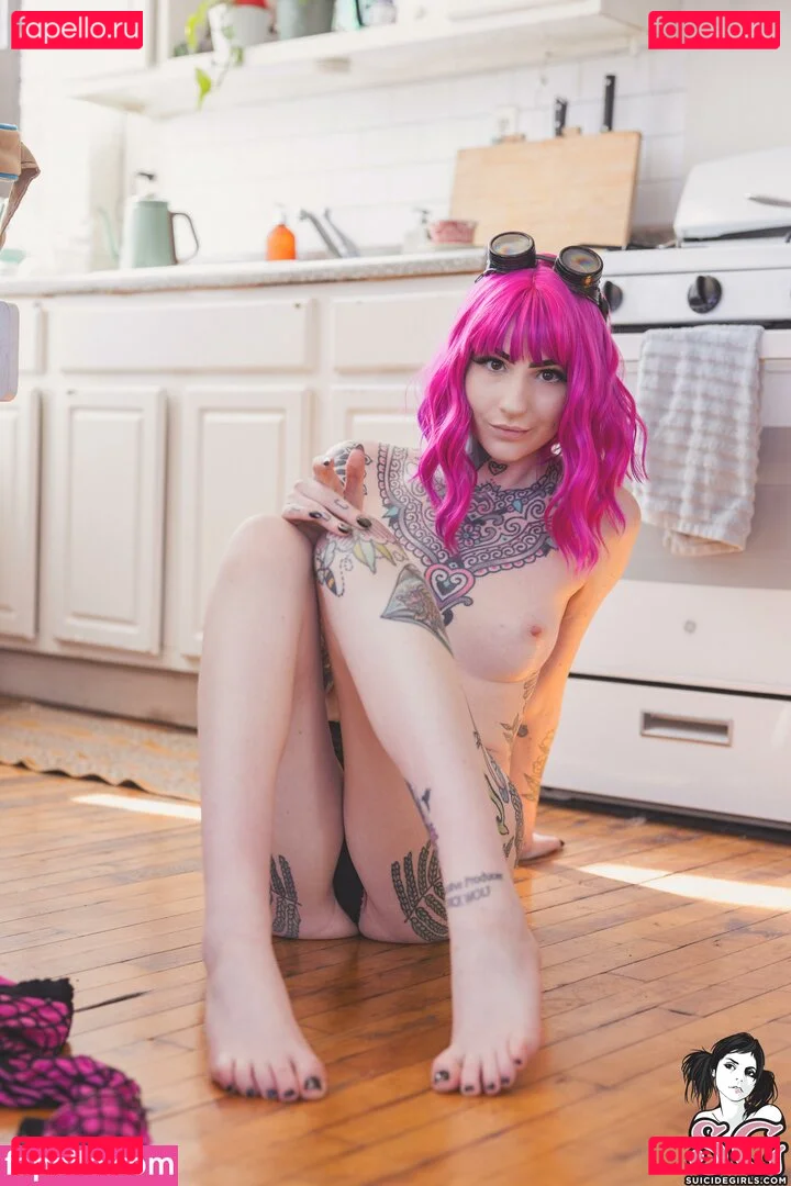 WalkingWoounded Onlyfans Photo Gallery 