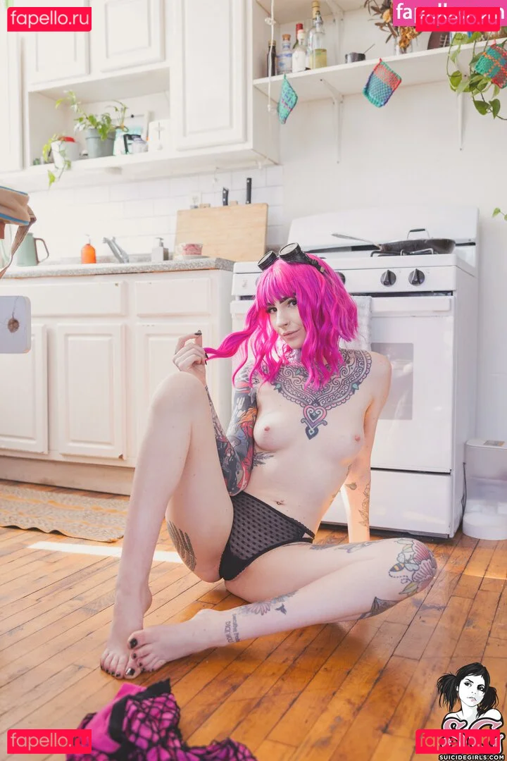 WalkingWoounded Onlyfans Photo Gallery 