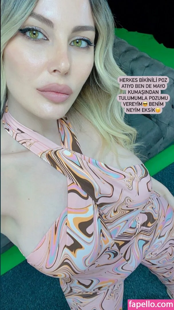 Hande Sarıoğlu Onlyfans Photo Gallery 