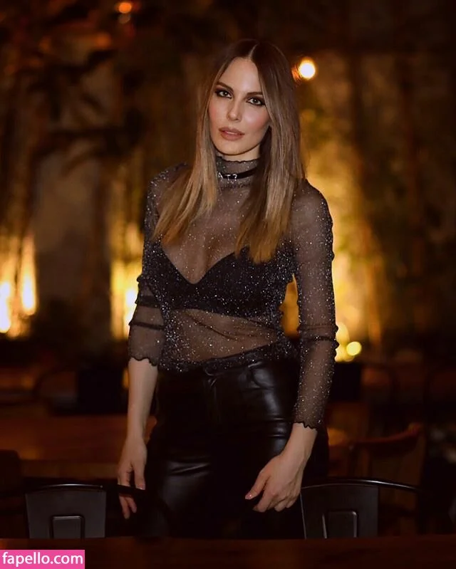 Hande Sarıoğlu Onlyfans Photo Gallery 