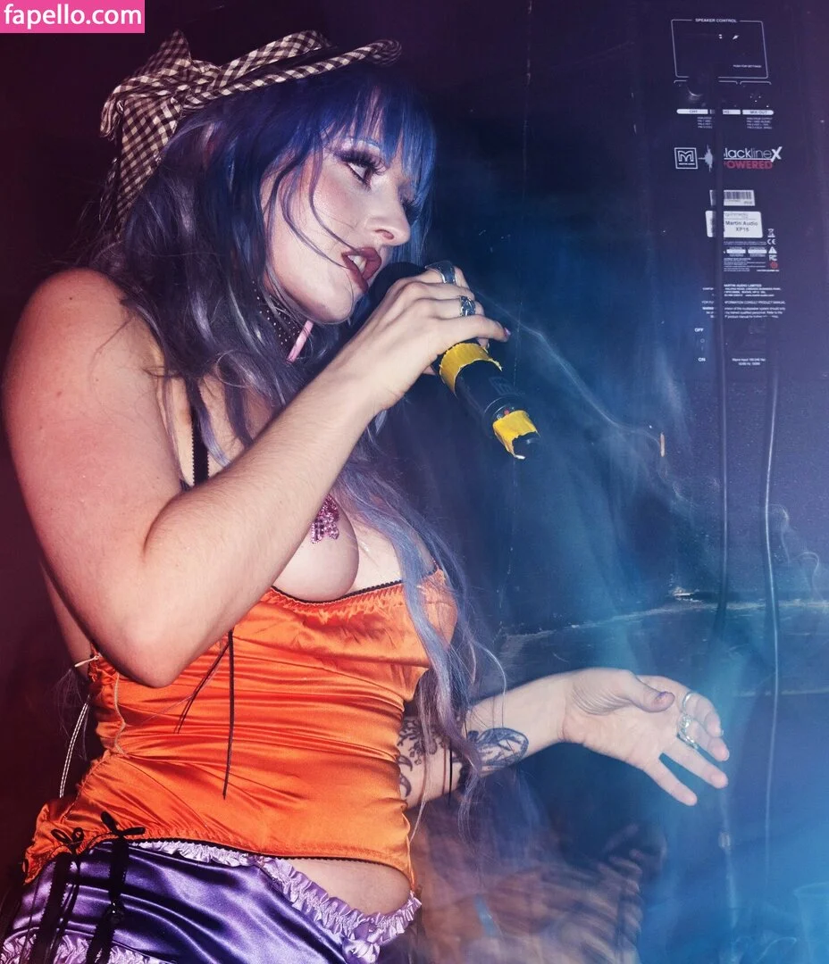 Ashnikko / ashnico / https: Onlyfans Photo Gallery 