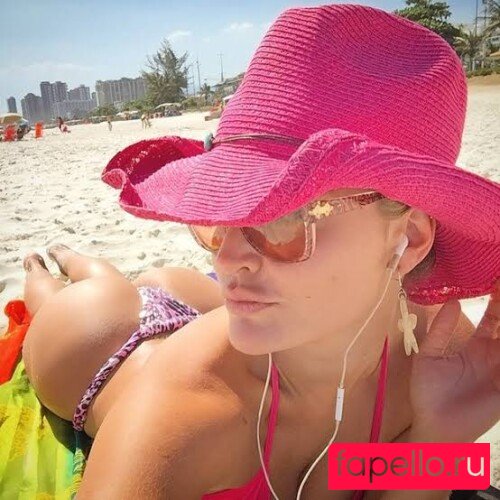 Laura Keller / laurakelleroriginal Onlyfans Photo Gallery 