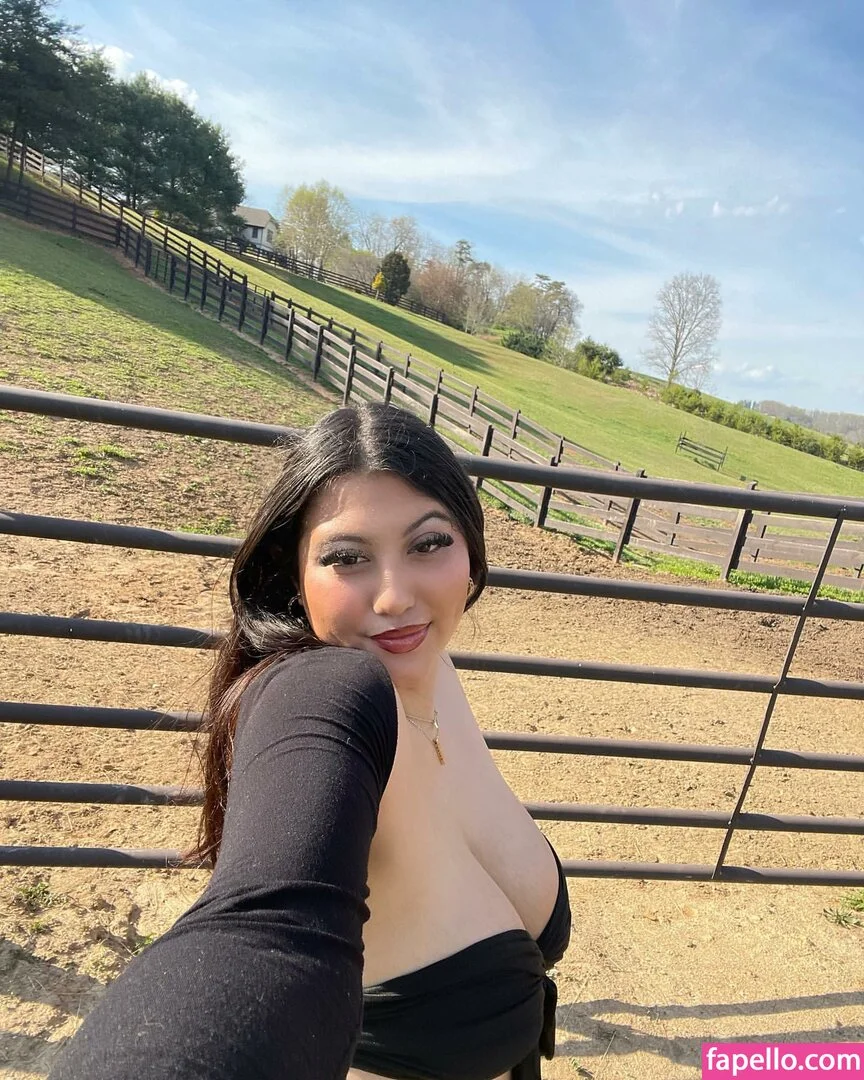 _yagirlmels / yagirlmina Onlyfans Photo Gallery 