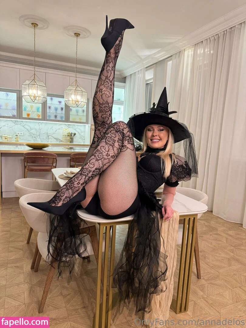 Anna Delos / AnnaDelos / annaadelos Onlyfans Photo Gallery 