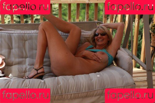 Lea Peach / https: Onlyfans Photo Gallery 