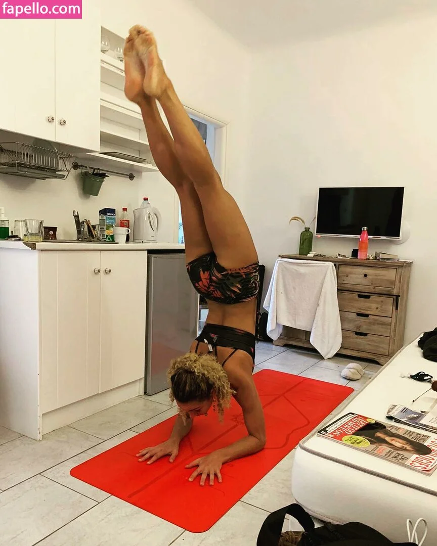 Echo Elliot / Echolikesyoga / https: Onlyfans Photo Gallery 