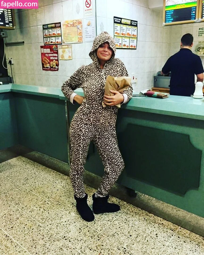 Echo Elliot / Echolikesyoga / https: Onlyfans Photo Gallery 