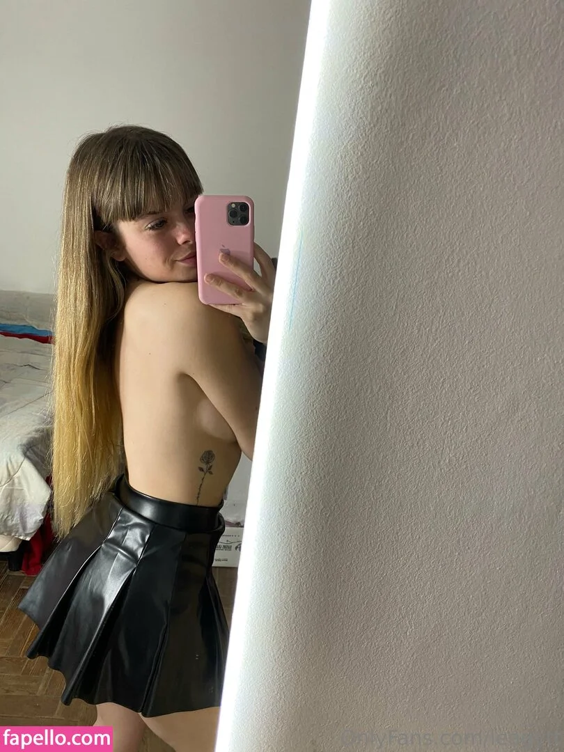 itsleaaa Onlyfans Photo Gallery 