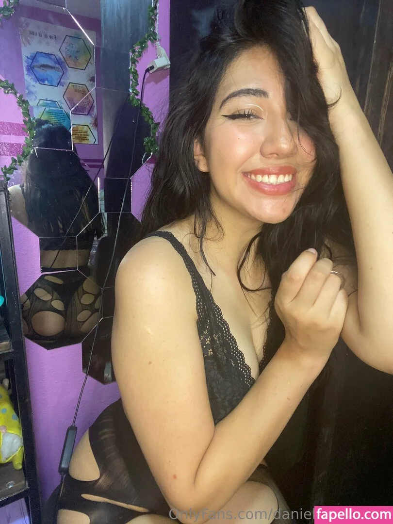 daniela.marquez / danielamarquezb_ Onlyfans Photo Gallery 