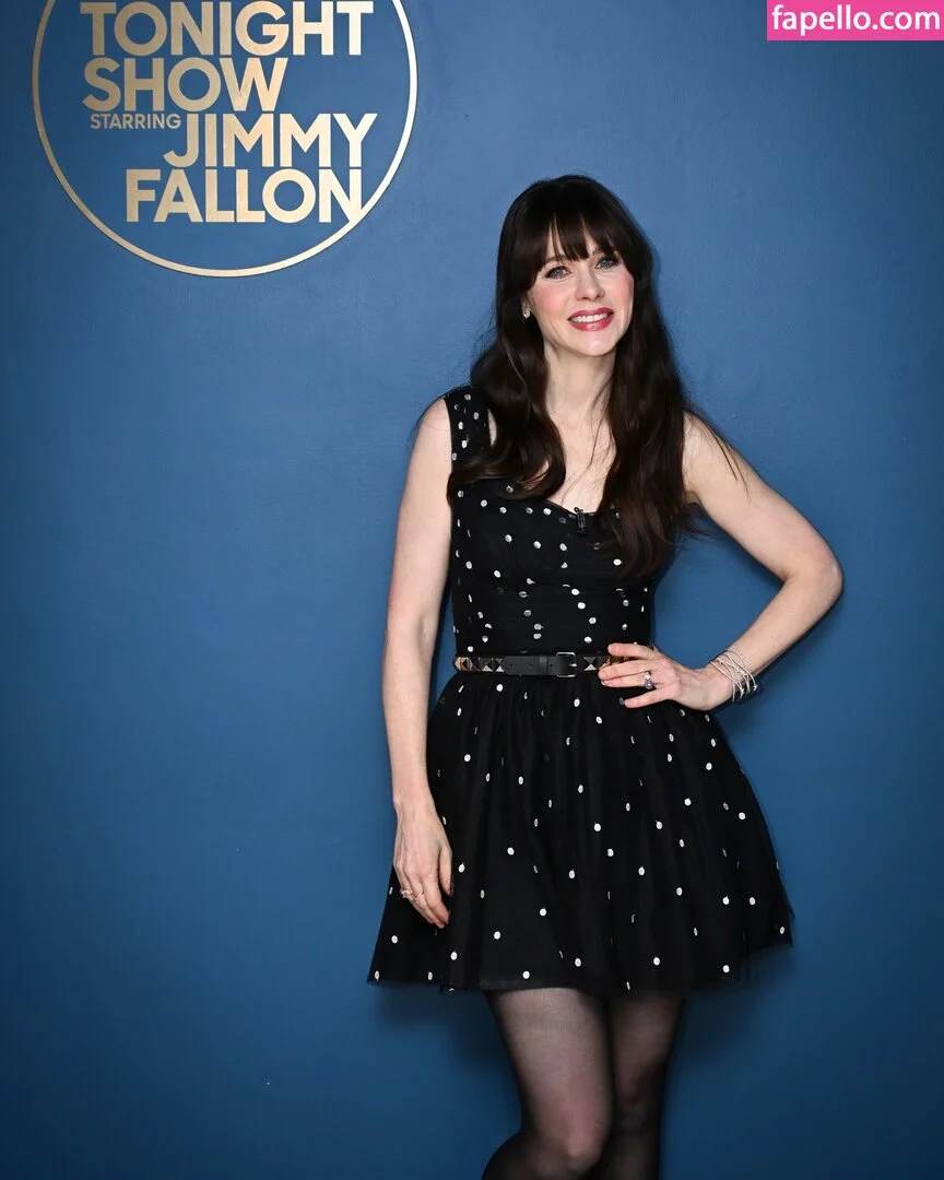 Zooey Deschanel / zooeydeschanel Onlyfans Photo Gallery 