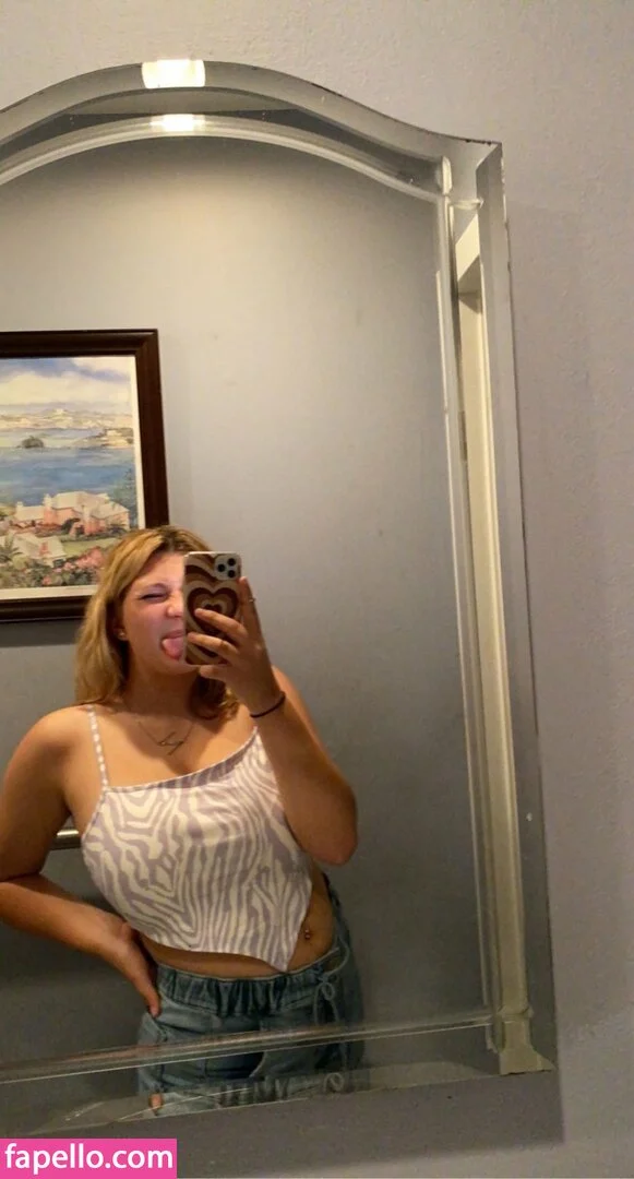 nicoledwyerq Onlyfans Photo Gallery 