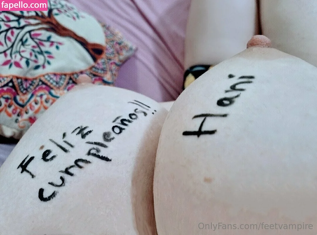 Feetvampire / vampire_feett Onlyfans Photo Gallery 