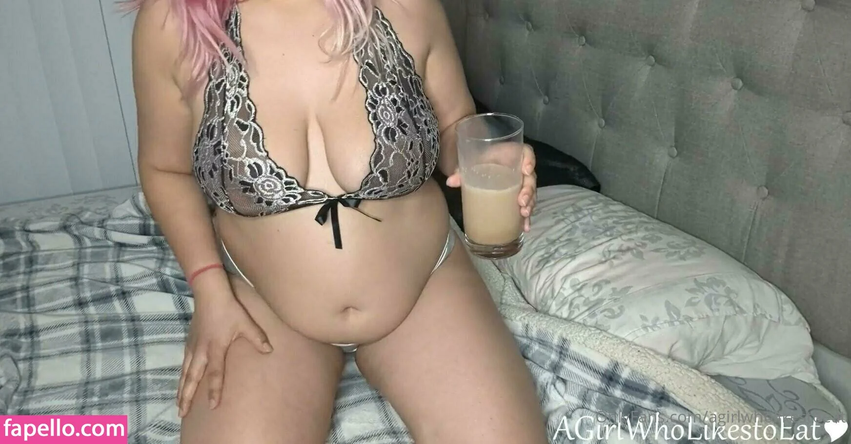 AGirlWhoLikesToEat / https: Onlyfans Photo Gallery 