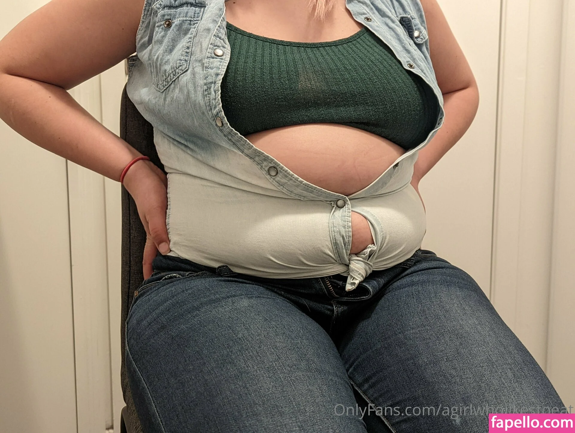 AGirlWhoLikesToEat / https: Onlyfans Photo Gallery 