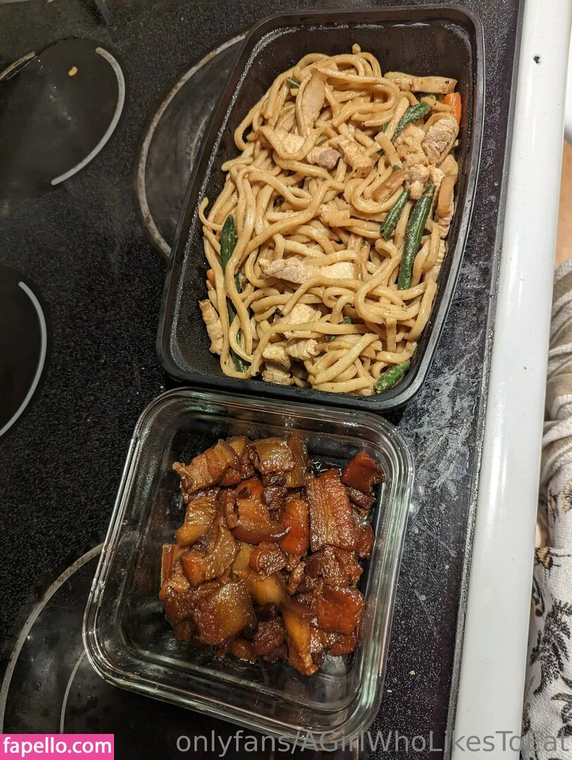 AGirlWhoLikesToEat / https: Onlyfans Photo Gallery 