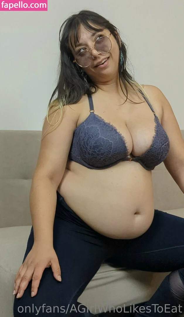 AGirlWhoLikesToEat / https: Onlyfans Photo Gallery 