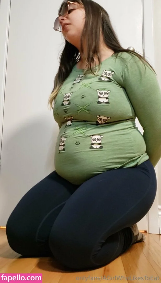 AGirlWhoLikesToEat / https: Onlyfans Photo Gallery 