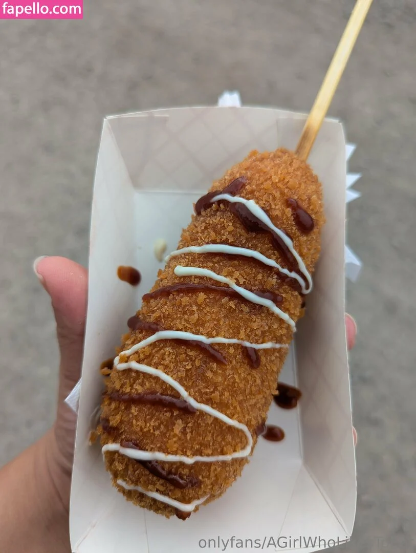 AGirlWhoLikesToEat / https: Onlyfans Photo Gallery 