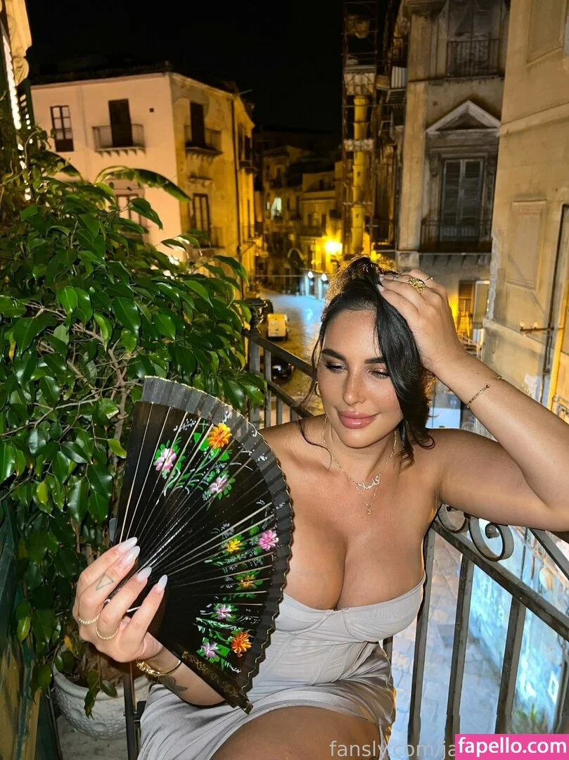 jamilakream Onlyfans Photo Gallery 