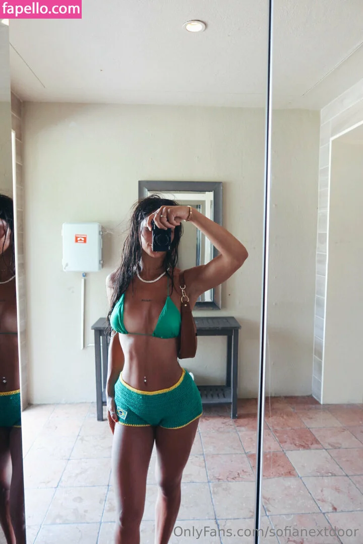 sofia mancilla / sofianextdoor Onlyfans Photo Gallery 