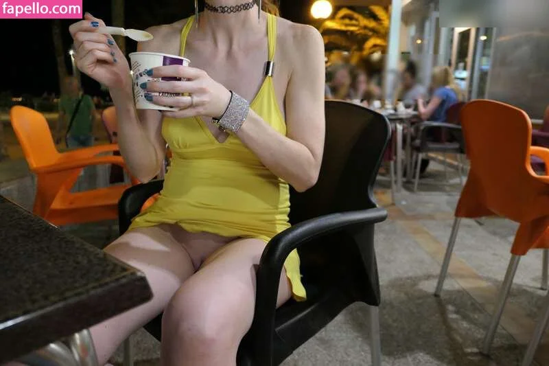 MiaExhib / https: / mia_exhib Onlyfans Photo Gallery 