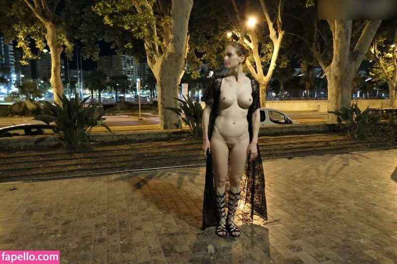 MiaExhib / https: / mia_exhib Onlyfans Photo Gallery 