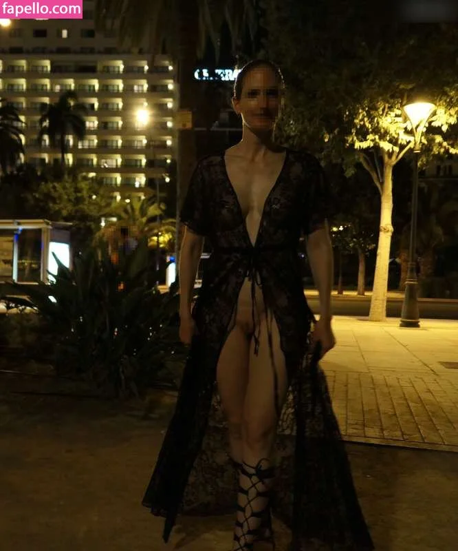 MiaExhib / https: / mia_exhib Onlyfans Photo Gallery 