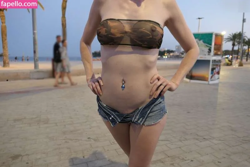 MiaExhib / https: / mia_exhib Onlyfans Photo Gallery 