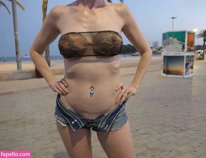 MiaExhib / https: / mia_exhib Onlyfans Photo Gallery 