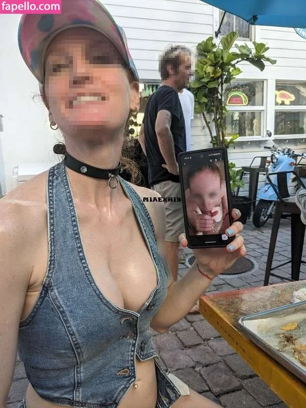 MiaExhib / https: / mia_exhib Onlyfans Photo Gallery 